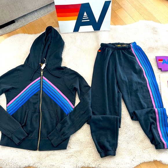 Aviator Nation Tops - NWT Aviator Nation Set Mountain Chevron Hoodie  and Sweatpants Charcoal Small